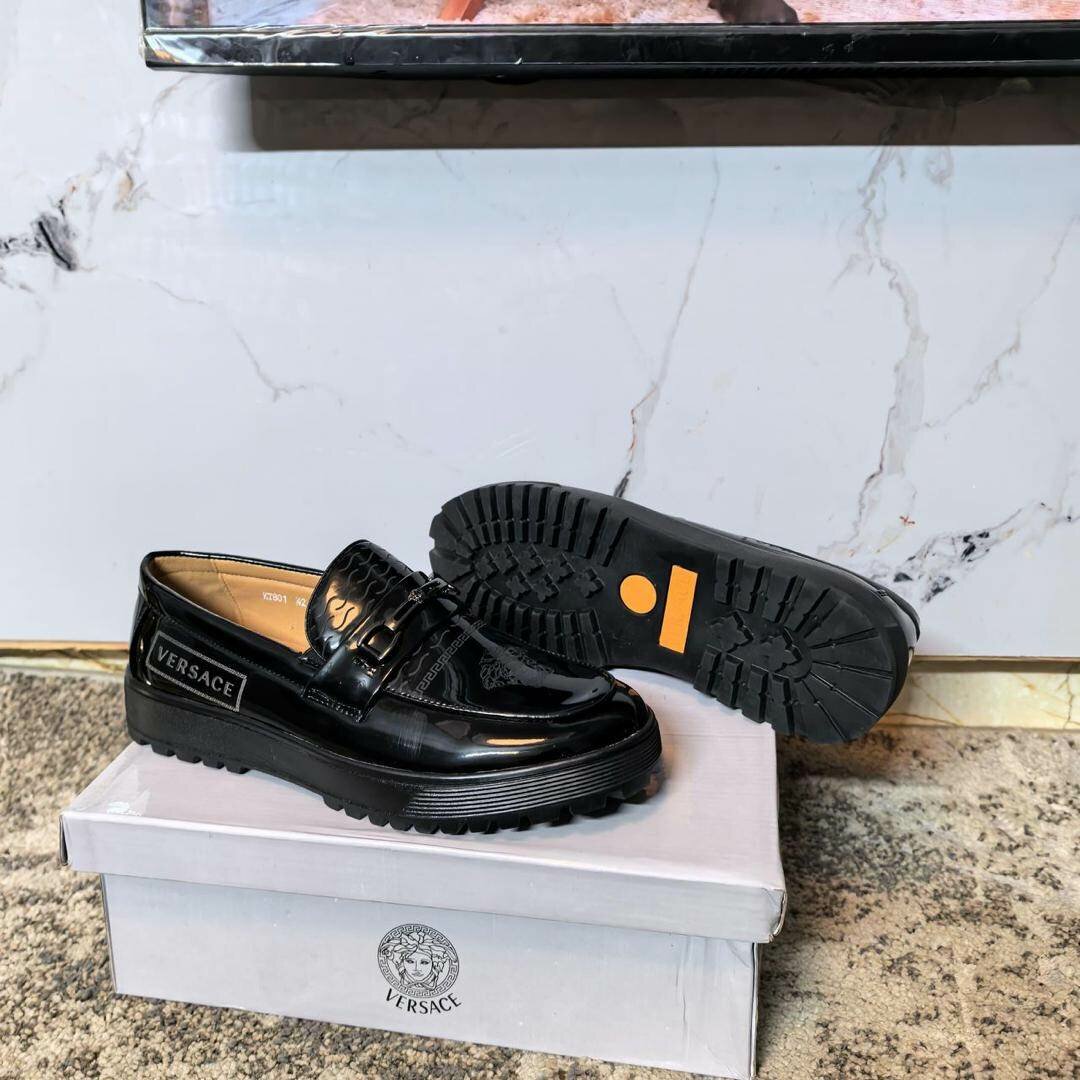 Mocassins en cuir noir élégants