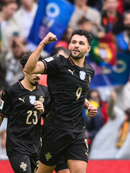 Maillot de football noir