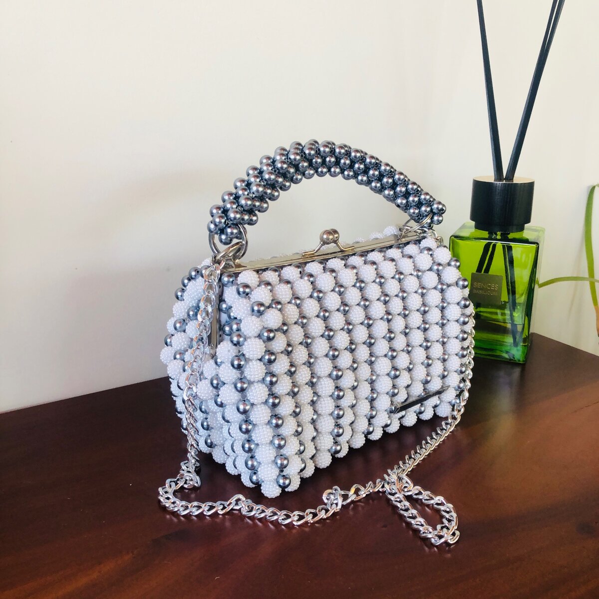 Metal frame Pearl Bag