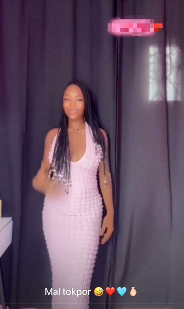 Robe élégante perlée