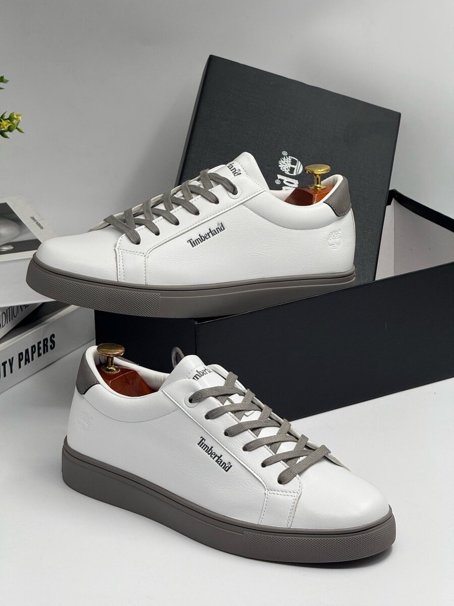 TIMBERLAND WHITE AND GREY