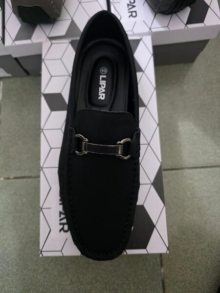 Mocassins en cuir noir élégant