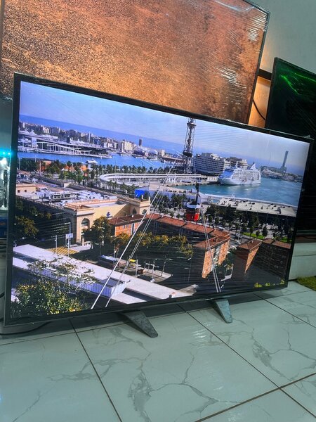 50inches Panasonic 4k smart tv