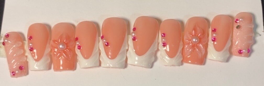 Faux ongles décoratifs élégants