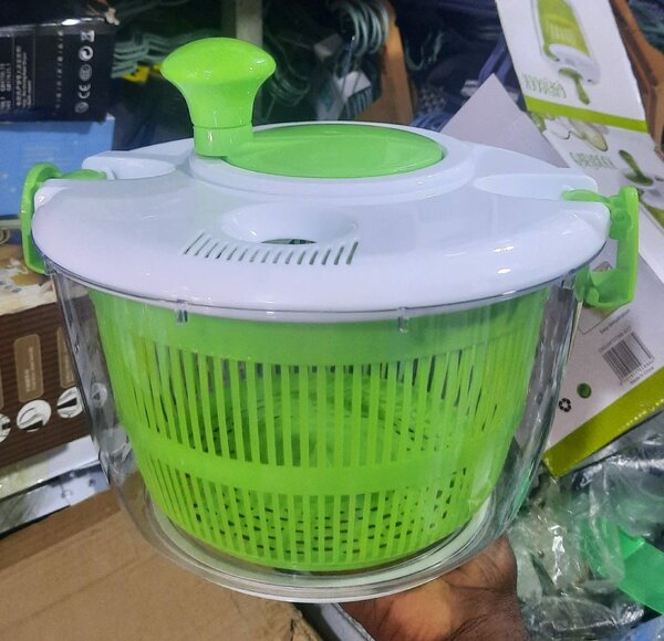 ESSOREUSE À SALADE 