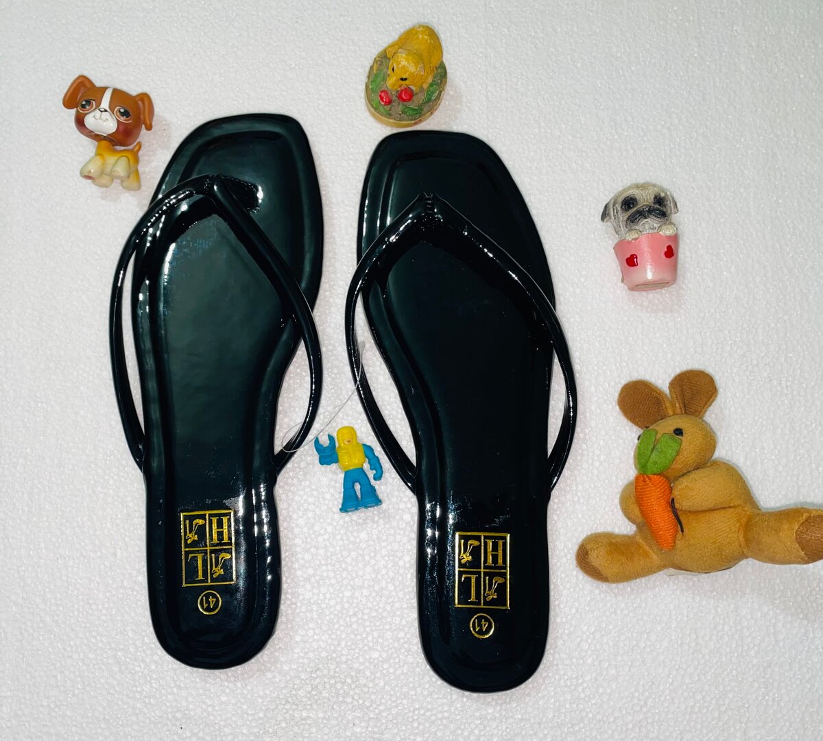 Tongs élégantes en cuir