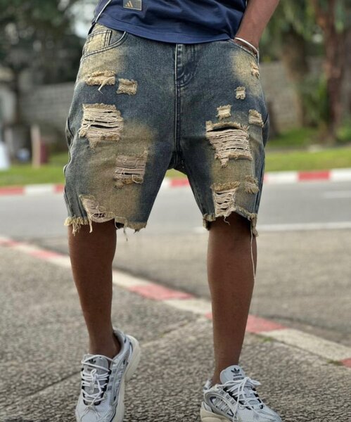 Shorts en jean déchirés homme