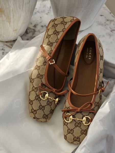 Ballerines Gucci en toile monogramme