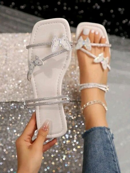 Sandales blanches chics
