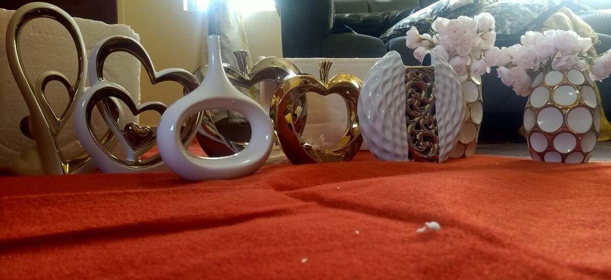 Ornaments and vases for hire