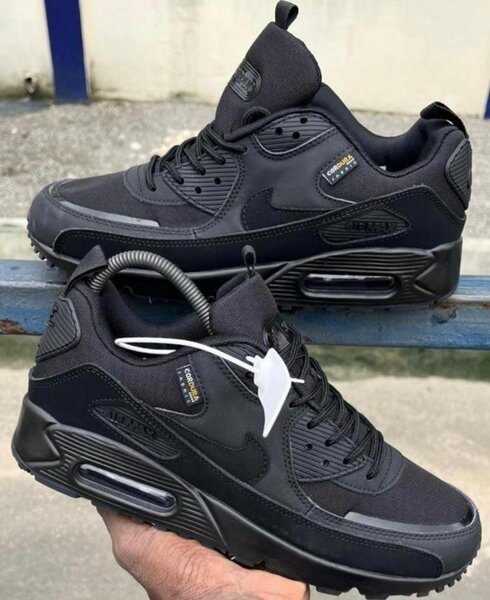 Baskets noires homme sport