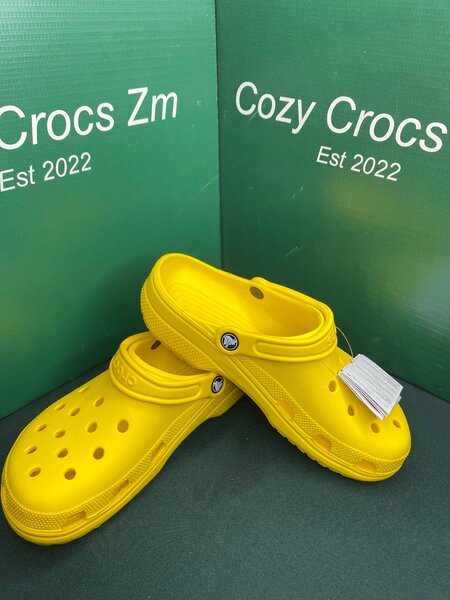 ICONIC CLASSIC CROCS