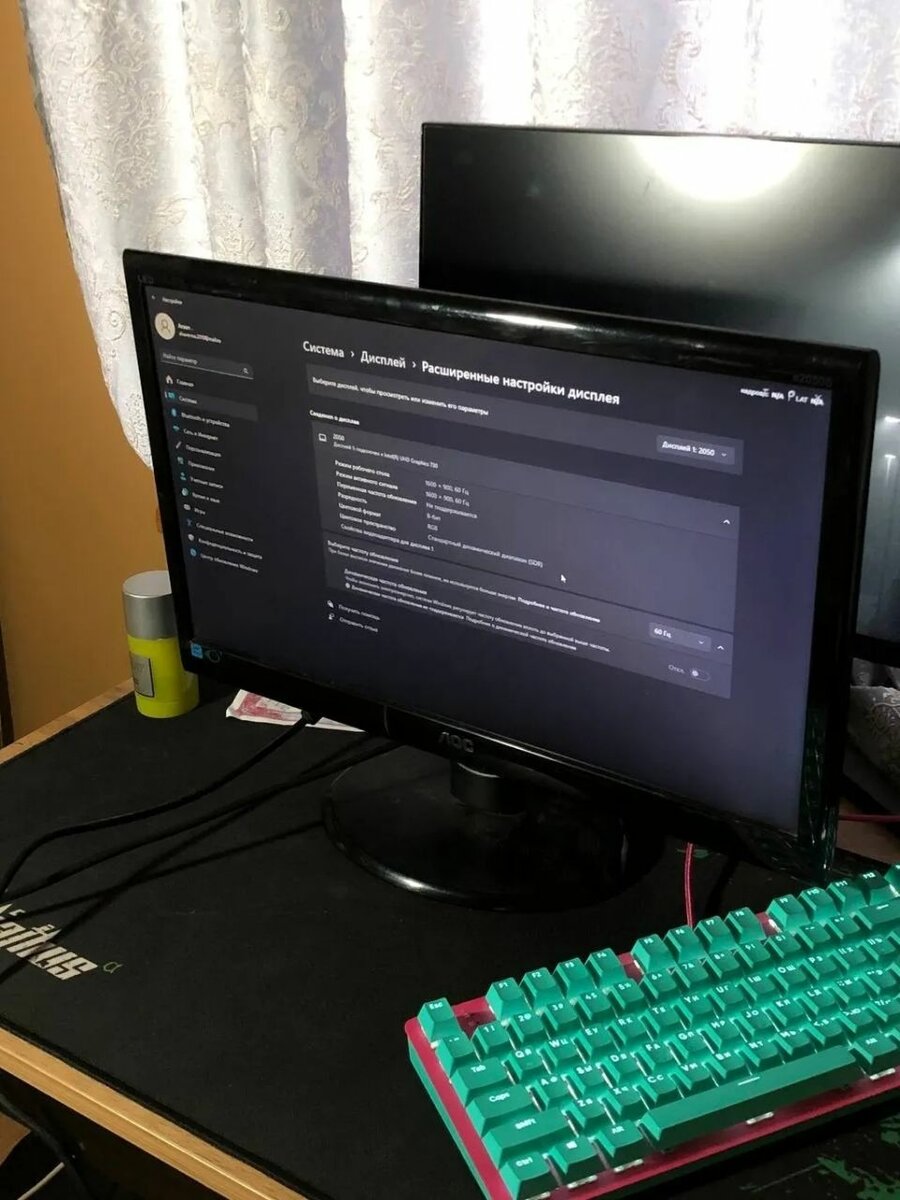 AOC 21.5 , 76 герц