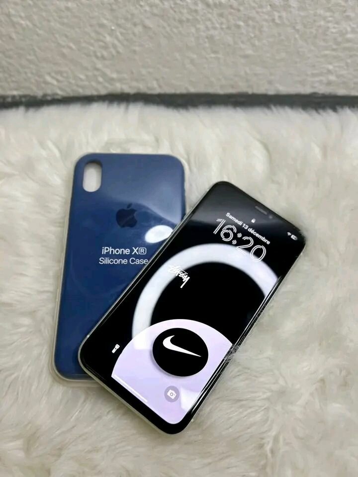 iPhone XS avec coque