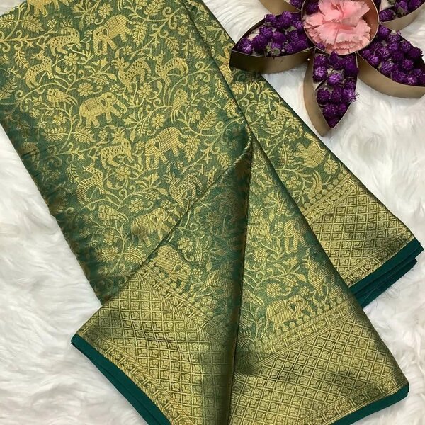 Ladies unstiched suite