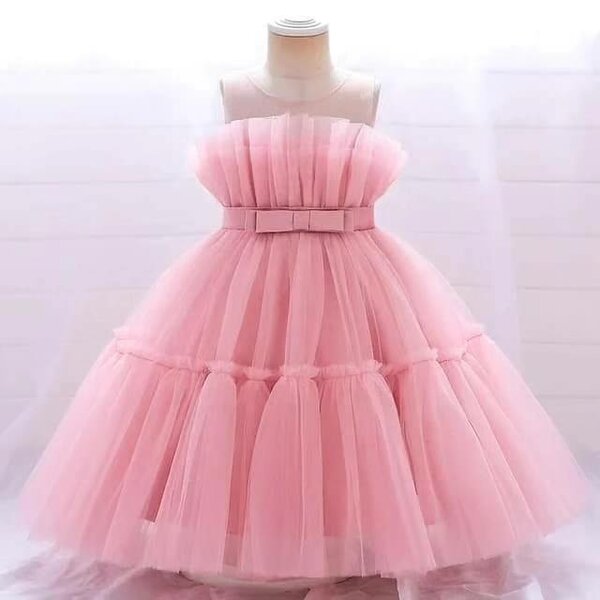 Pink bouffant dress for a girl 