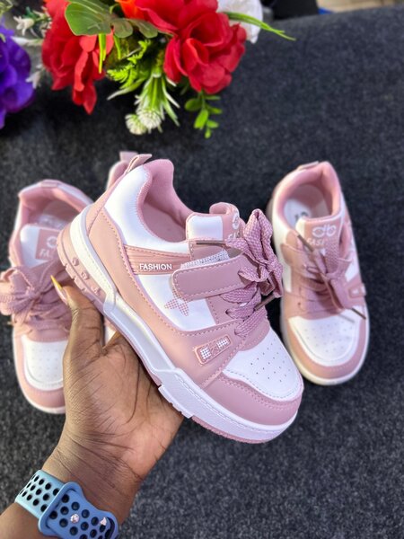 Kids sneakers