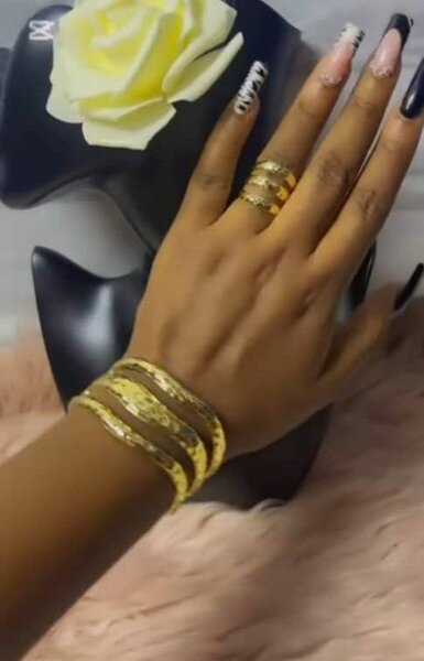 Ensemble de Bijoux Dorés Élégants