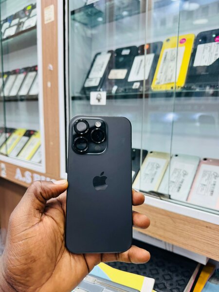 iPhone 15 Pro CE 128Go avec so