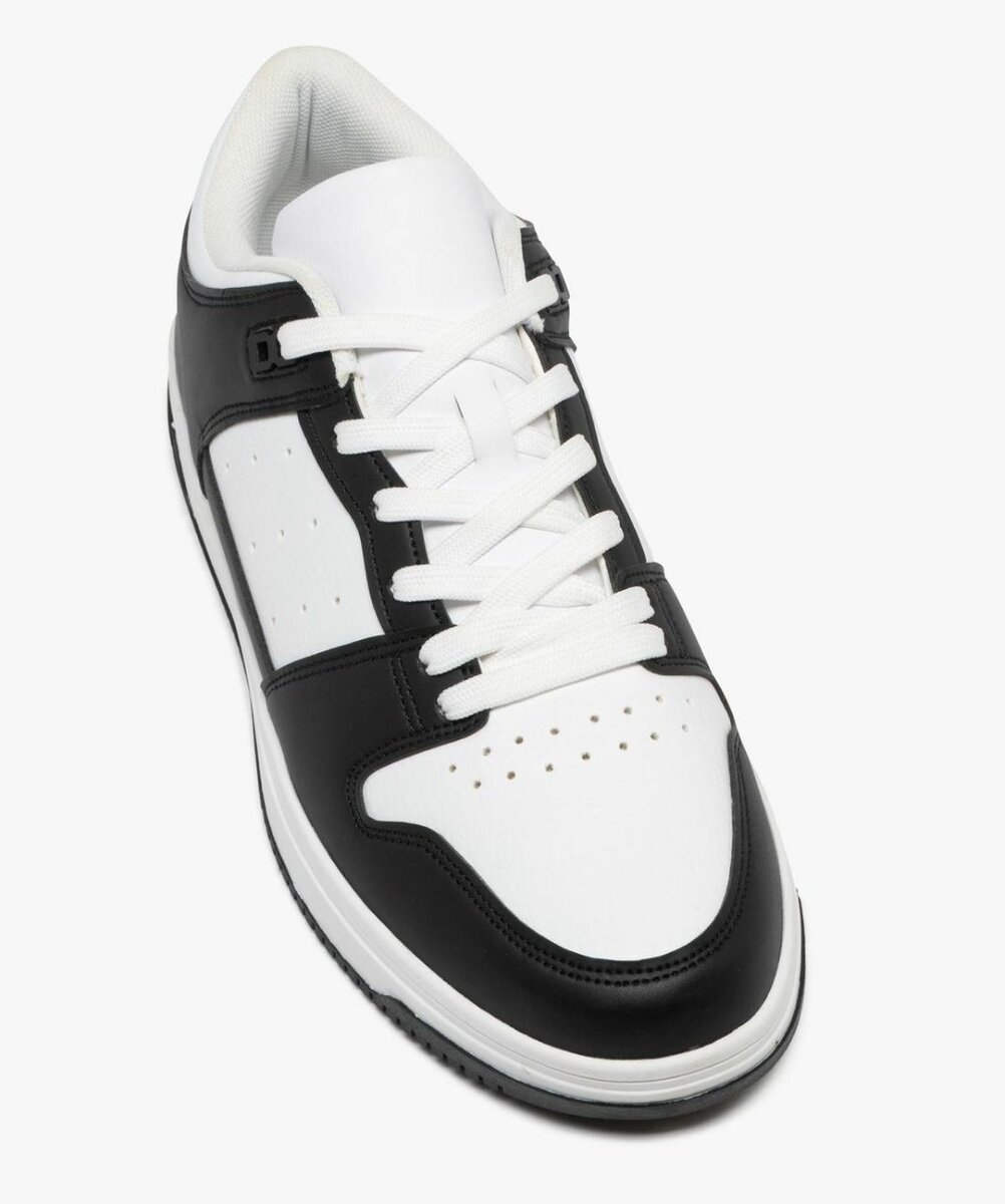 Baskets noires et blanches unisexes