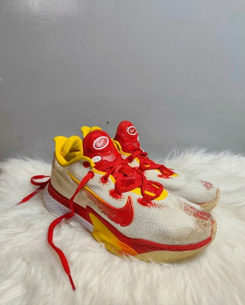 Chaussures de basket colorées