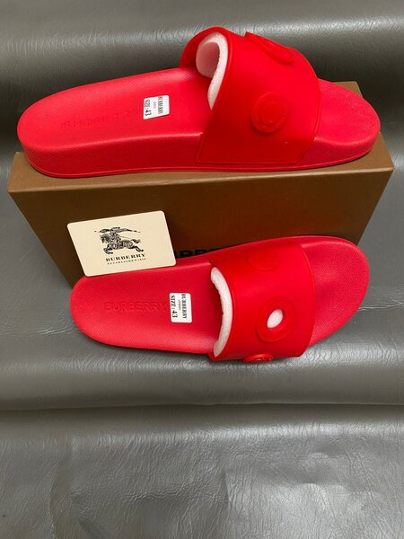 Sandales rouges homme Burberry