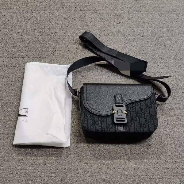 SACOCHE DIOR