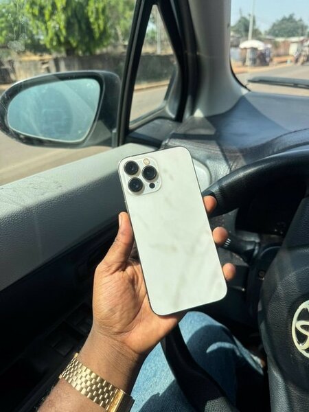 13 pro max 128gb Factory unlocked Bh 100