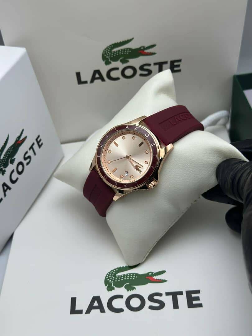 Montres modernes Lacoste