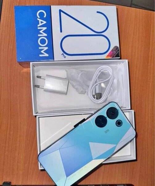 Smartphone Camom Spark 20 Pro