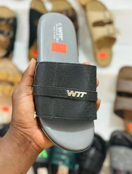 Claquettes élégantes pour hommes