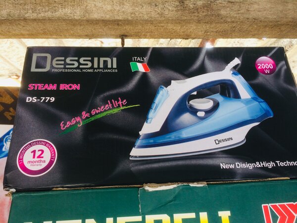 Dessini Steam Iron