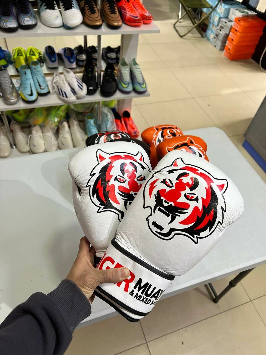 Боксерские перчатки кожа