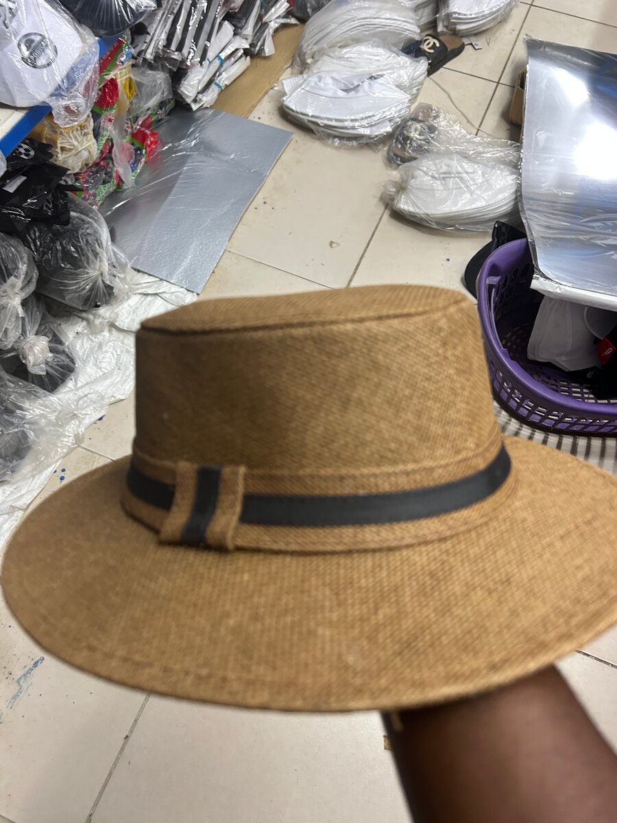 Chapeau Fedora en paille élégante