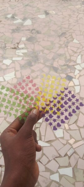 Stickers colorés en forme d'étoile