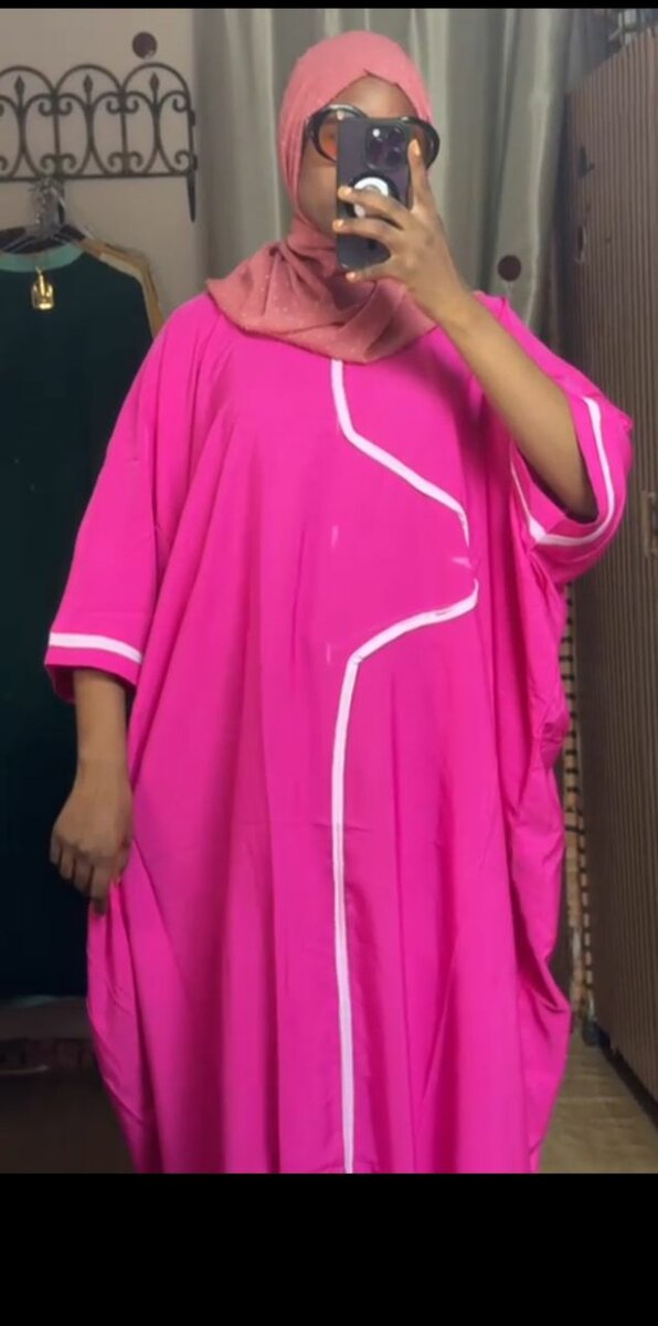 Robe élégante rouge et ample