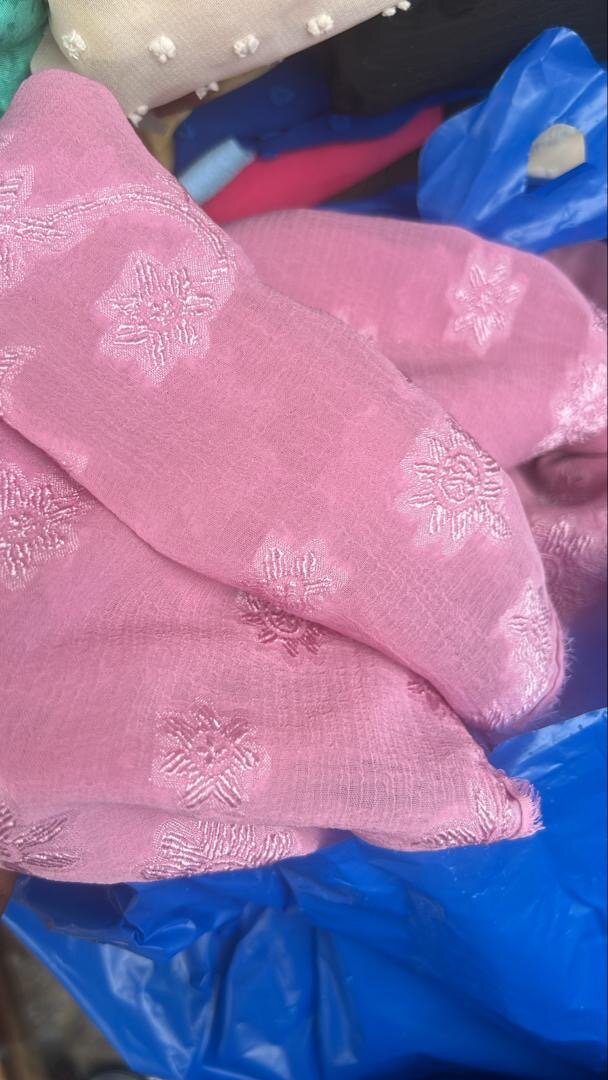 Voile tissu coloré fleuri