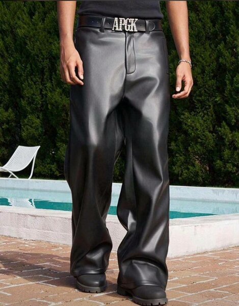 Pantalons larges tendance