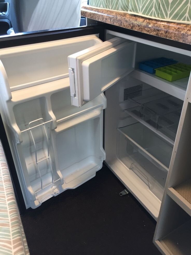 Table top refrigerator