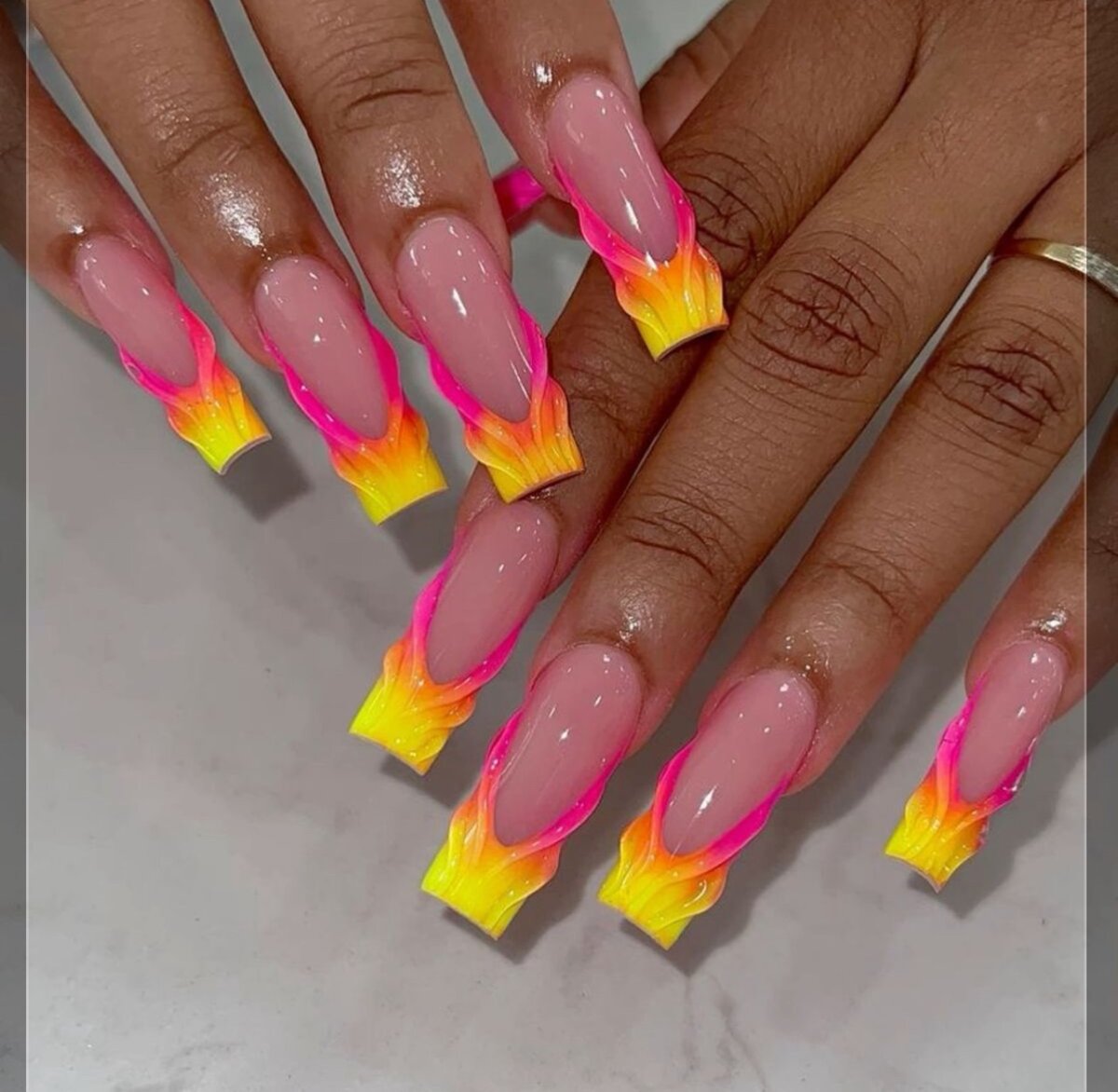 Samira la tigresse nails