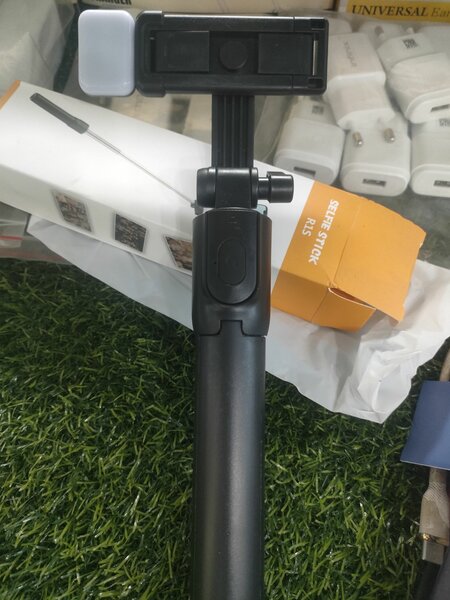 Selfie stick 4 in1