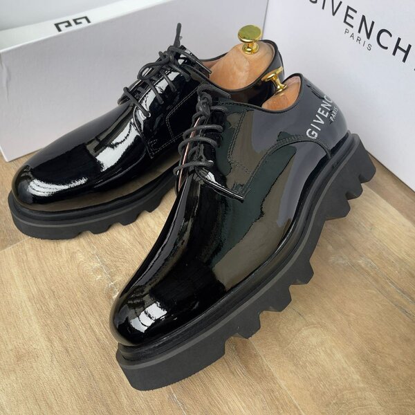 Chaussures élégantes en cuir