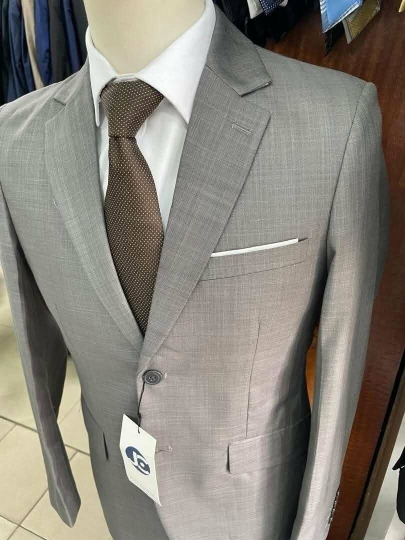 Costume élégant pour homme