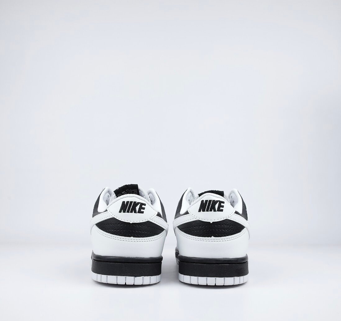 Dunk low sb reverse panda