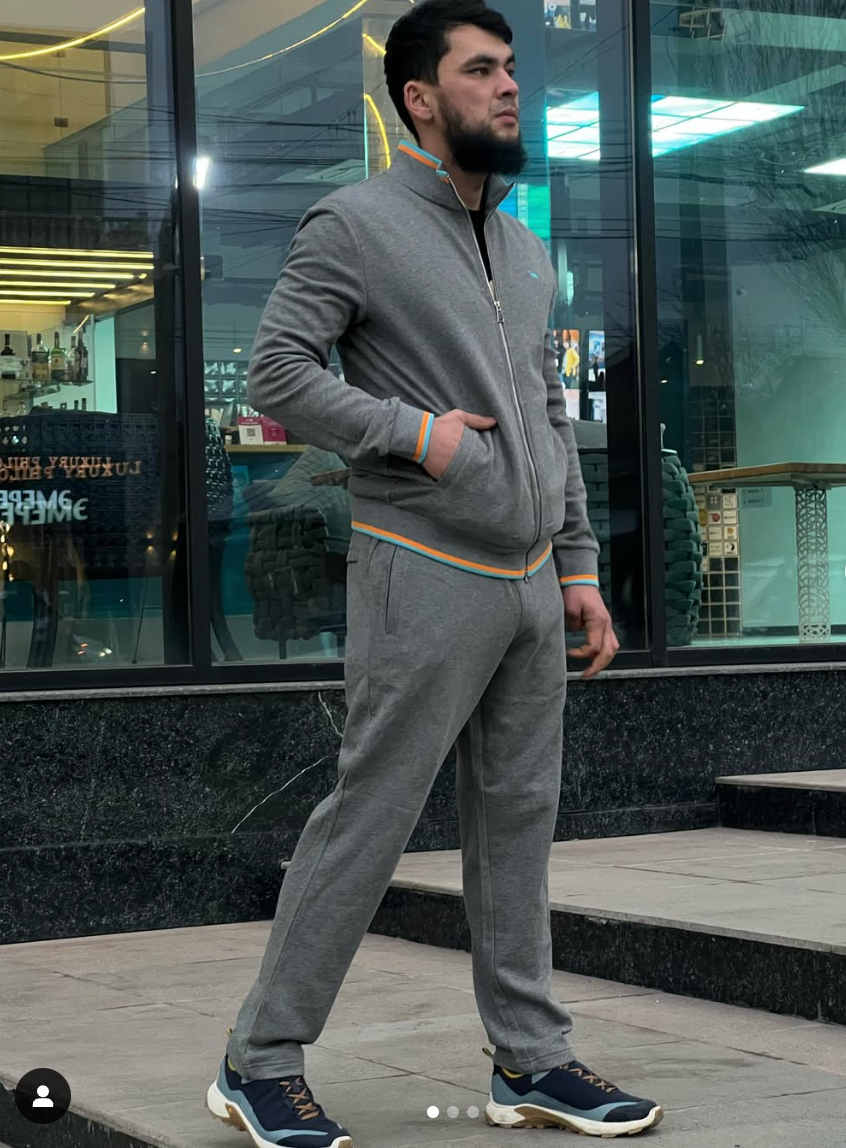мужской спортивный костюм