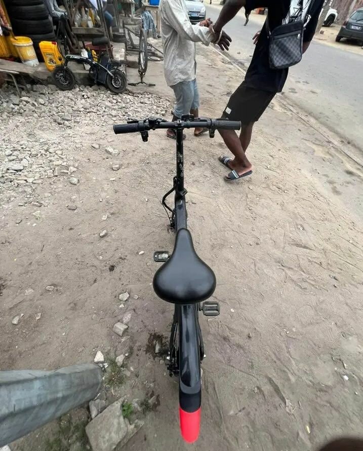 Vélo pliant compact urbain