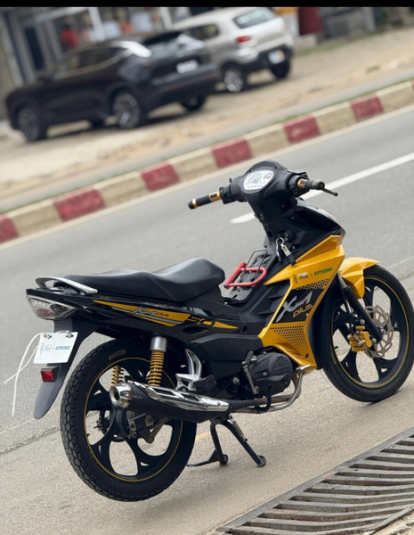 Scooter sportif Apsonic moderne