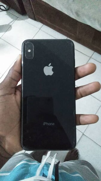 iPhone X Noir 64 Go