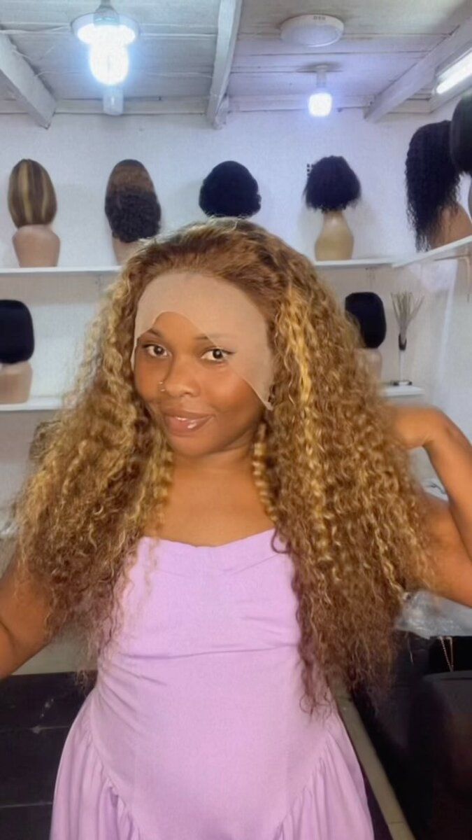 Beautiful and elegant women's wigs