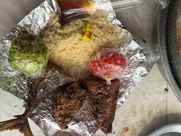 Repas de poisson épicé